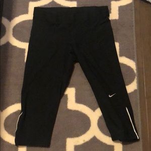 Nike Dry Fit Crop Athletic Leggings